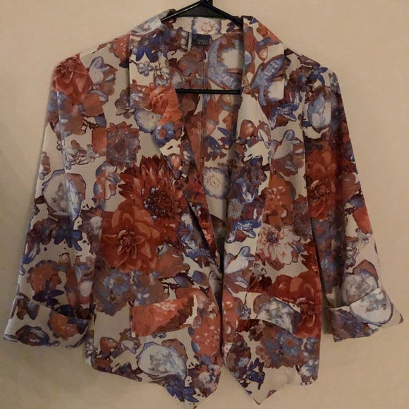 Floral lightweight blazer❤️ - Picture 1 of 3
